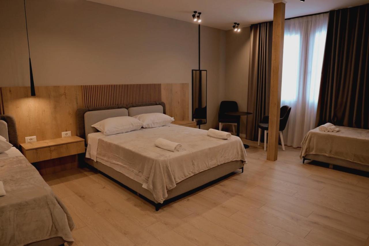 Sol Hotel Shkodër Екстериор снимка