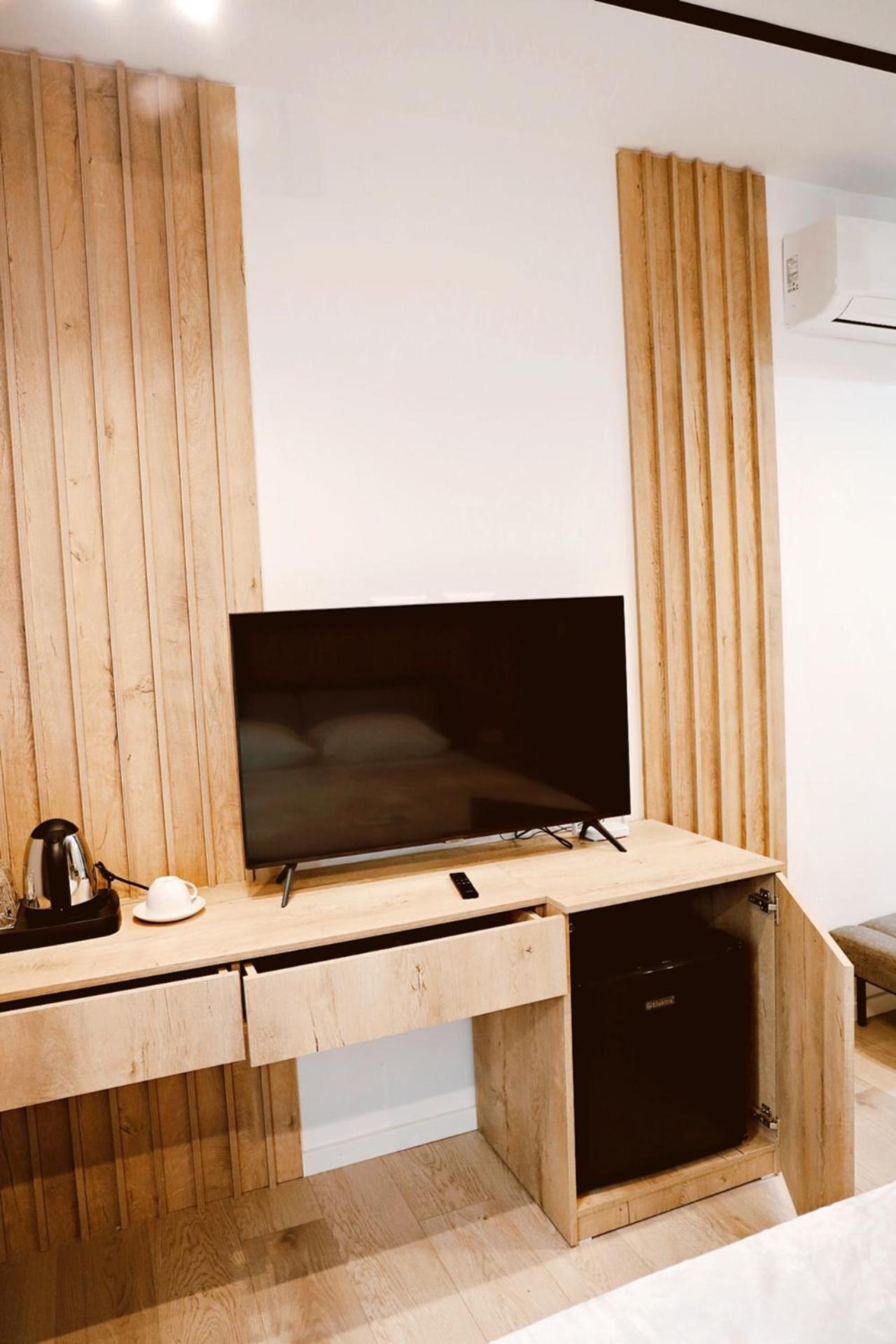 Sol Hotel Shkodër Екстериор снимка