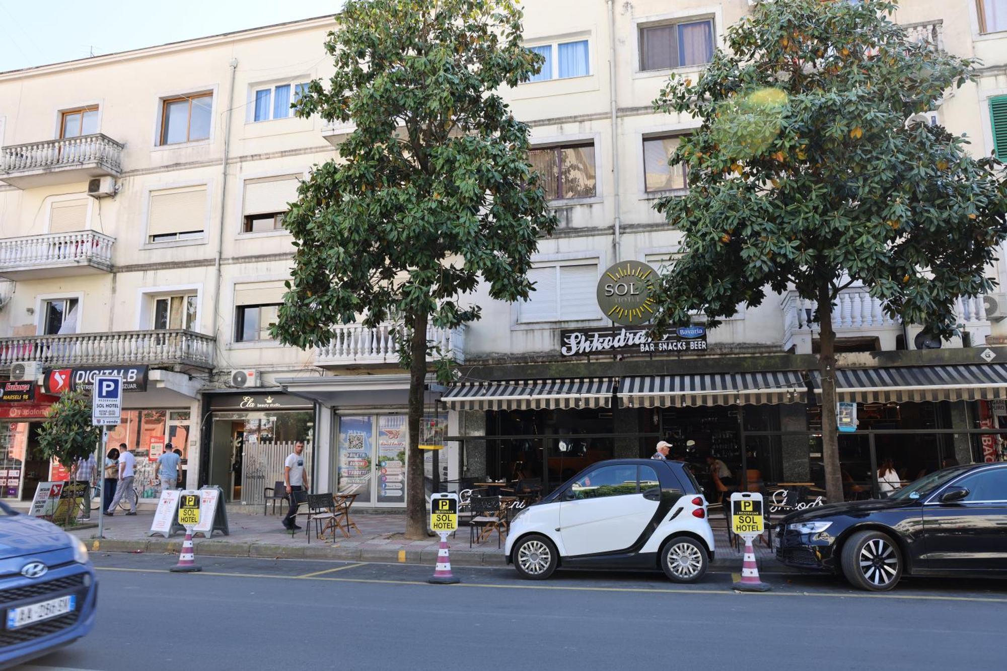 Sol Hotel Shkodër Екстериор снимка