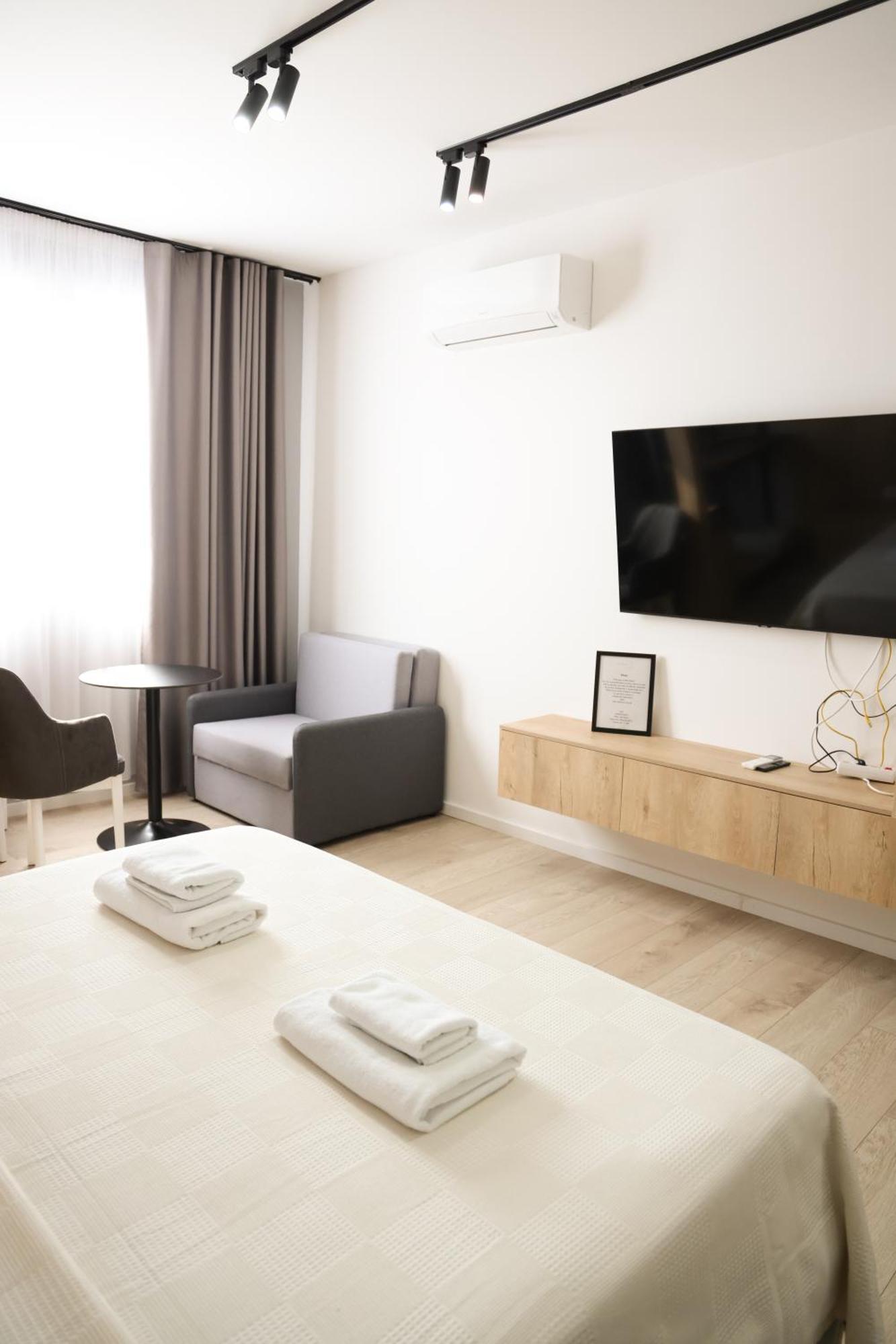 Sol Hotel Shkodër Екстериор снимка