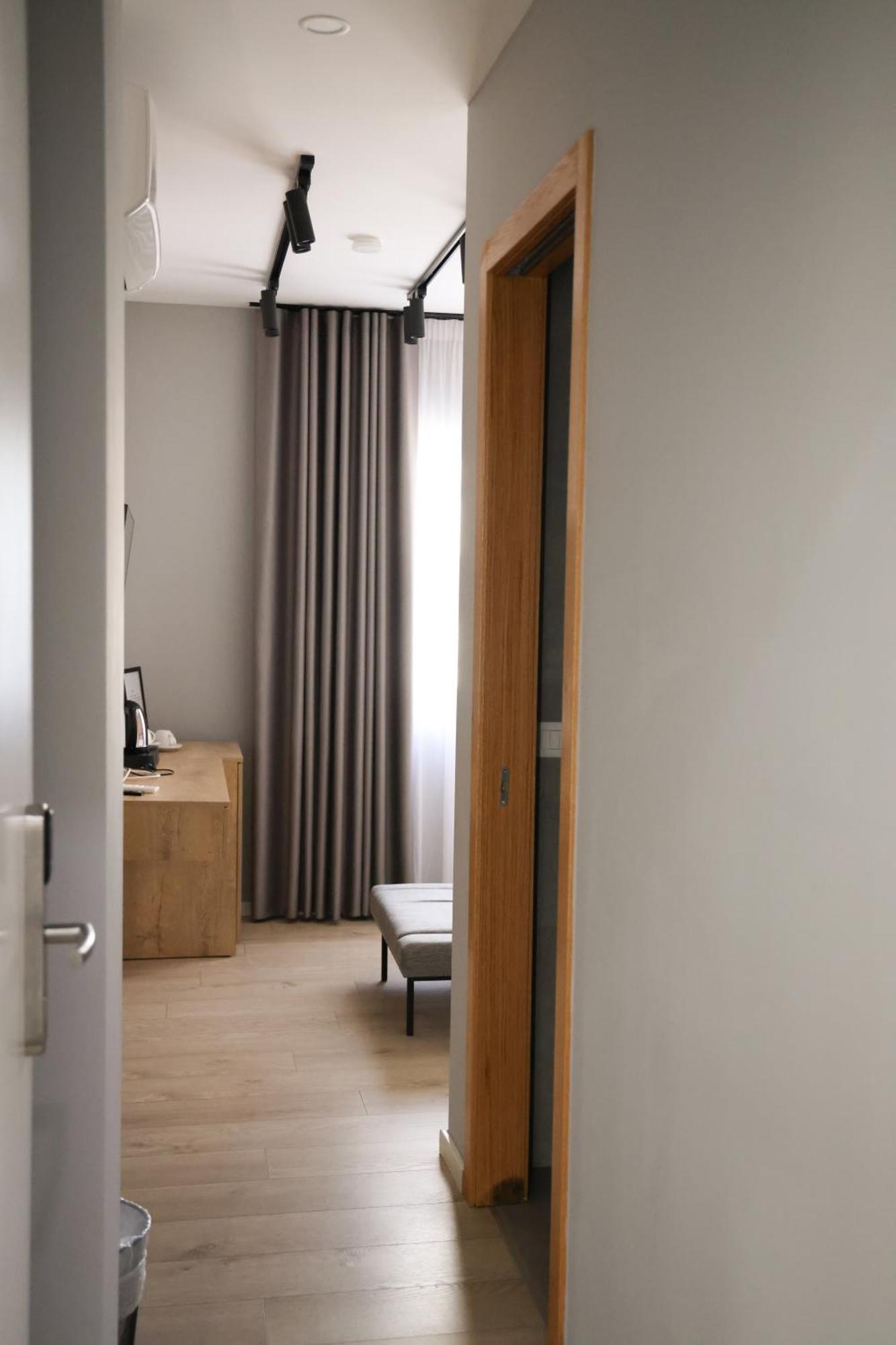Sol Hotel Shkodër Екстериор снимка