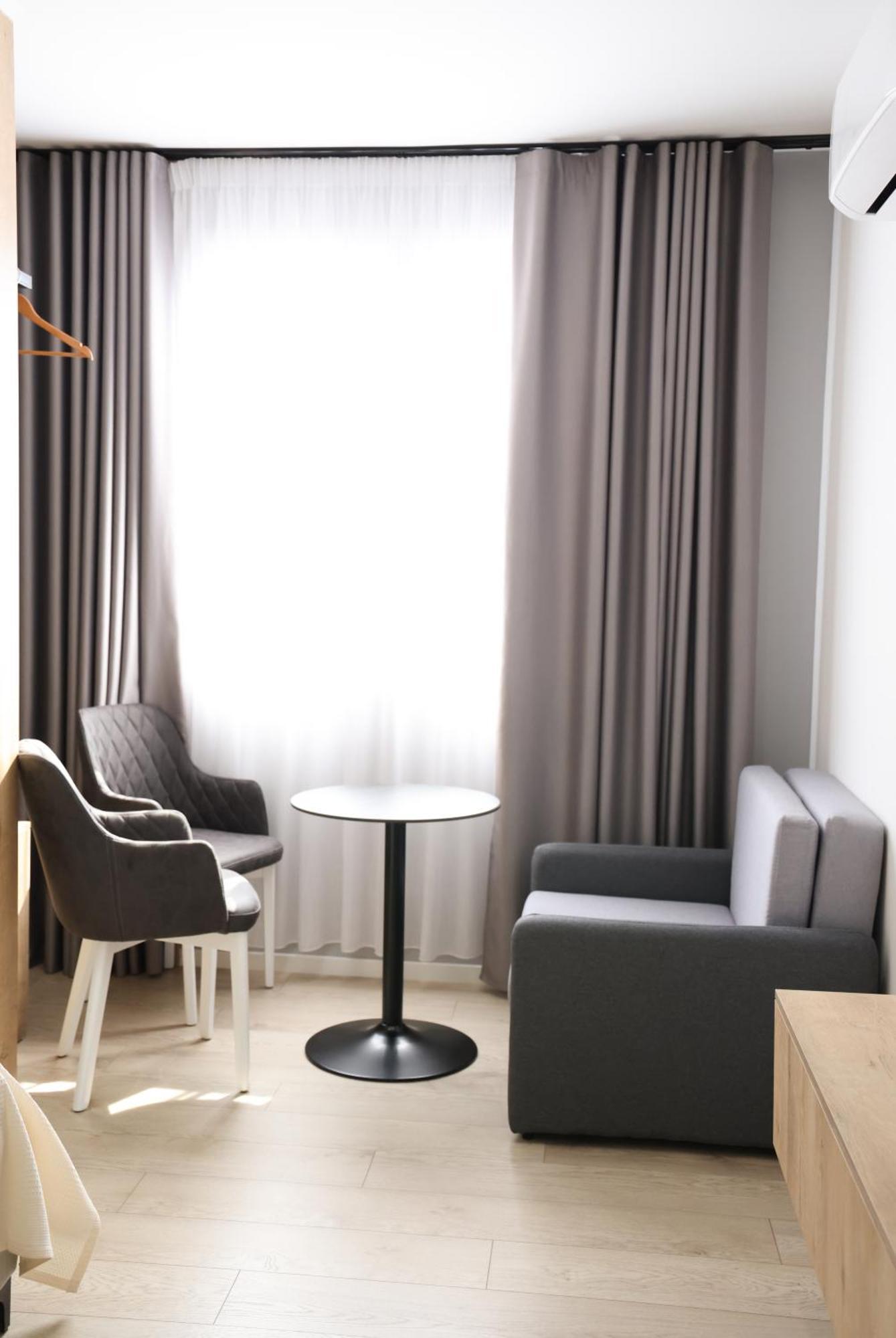Sol Hotel Shkodër Екстериор снимка