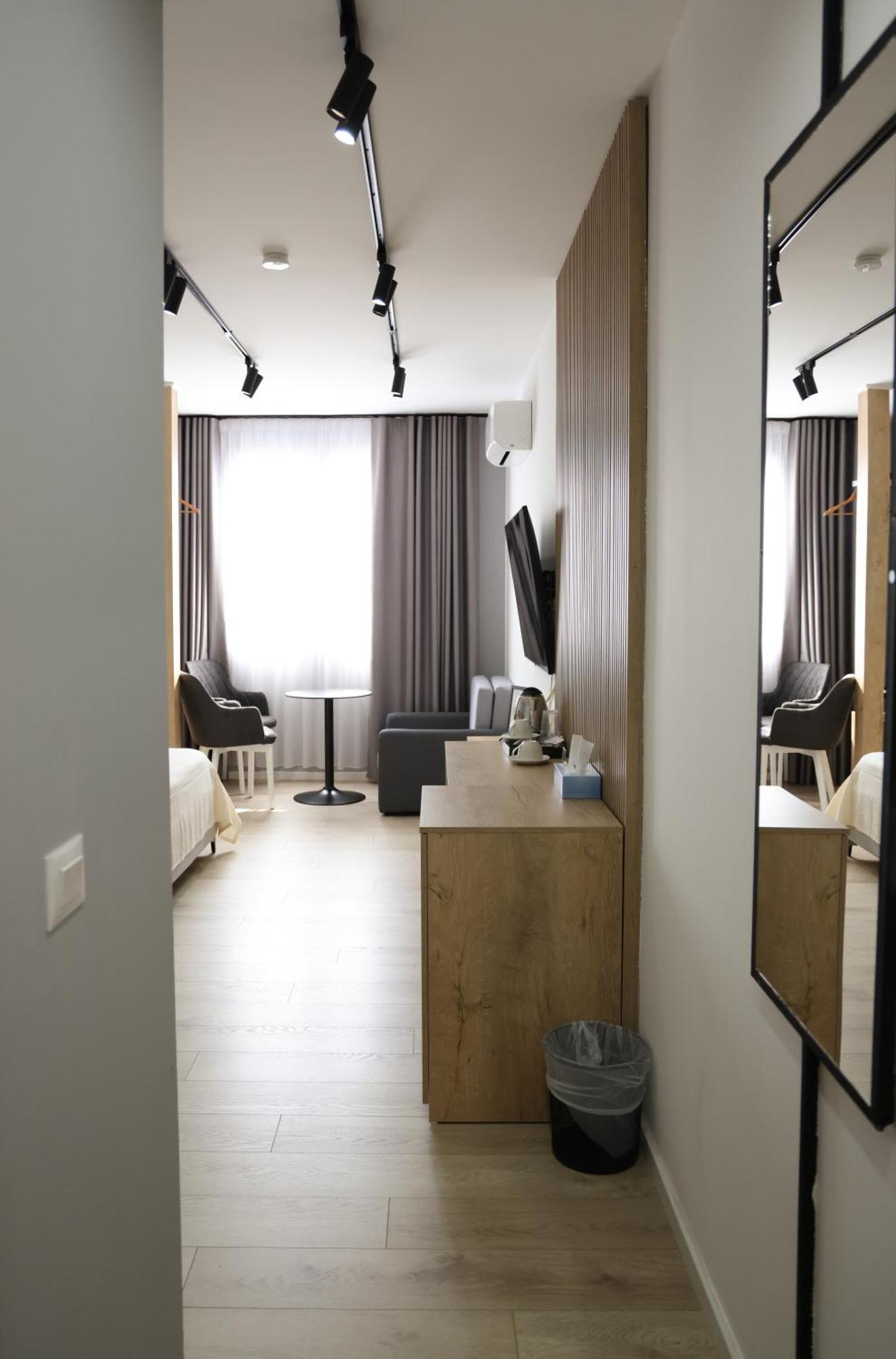Sol Hotel Shkodër Екстериор снимка