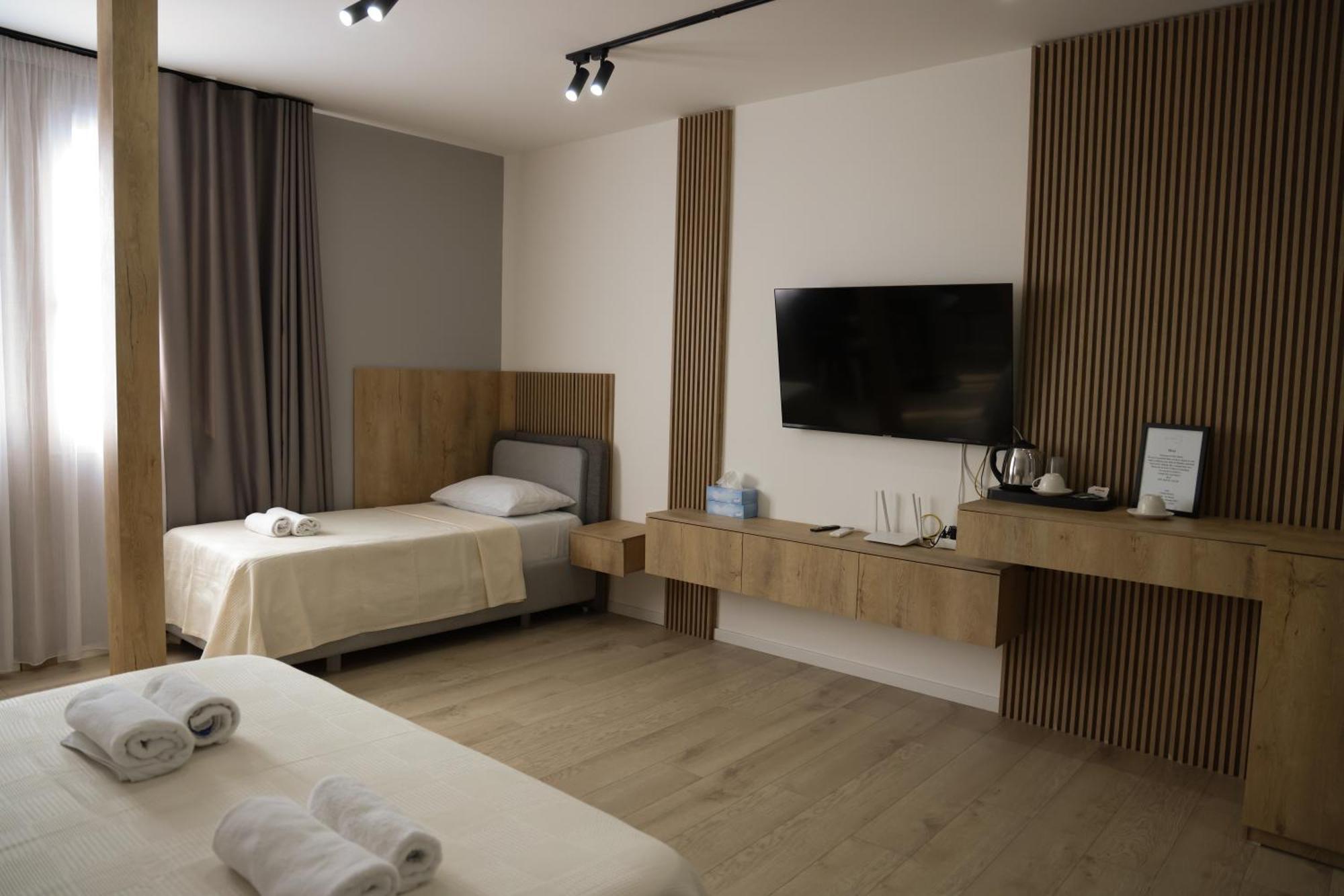 Sol Hotel Shkodër Екстериор снимка