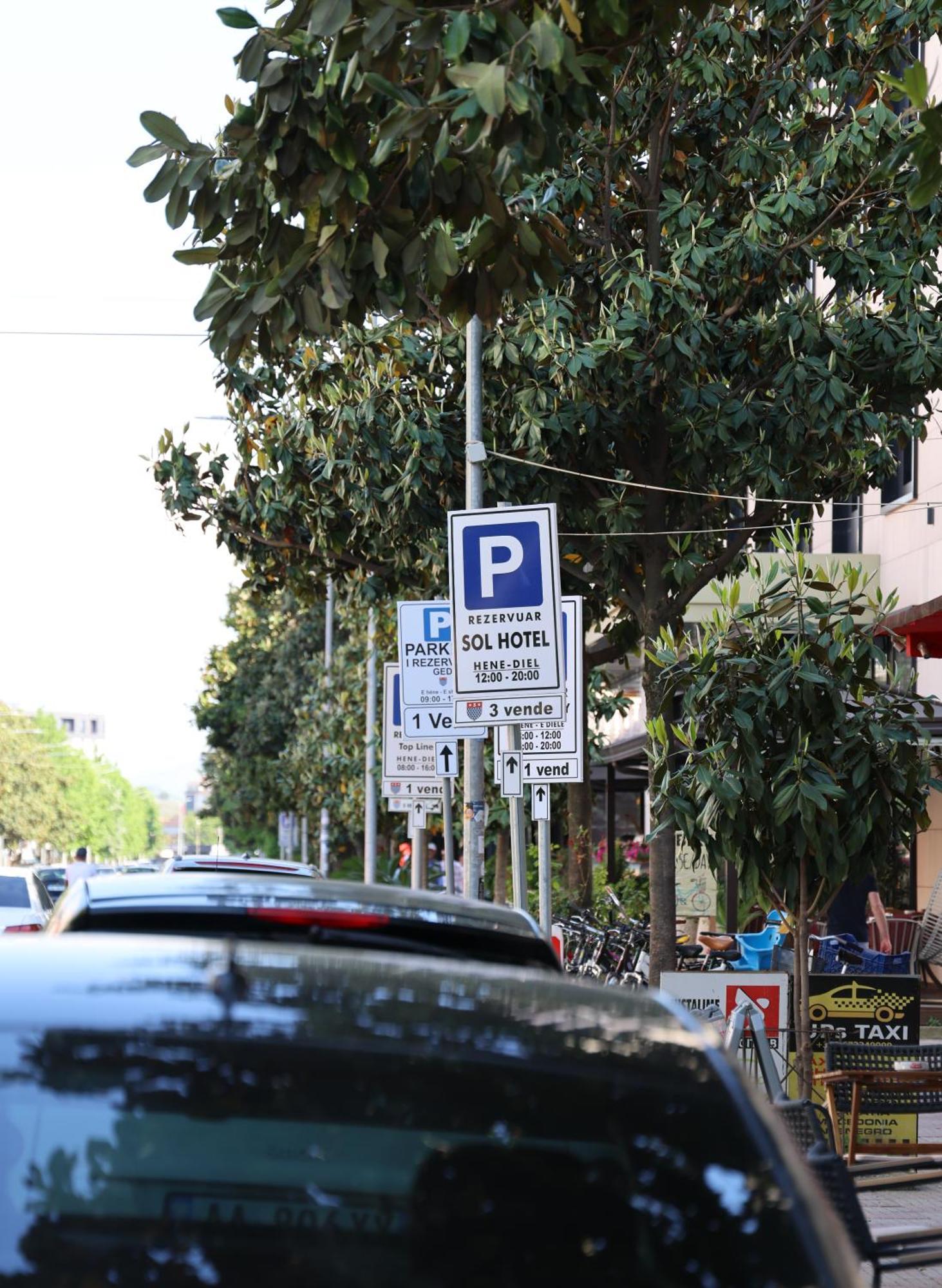 Sol Hotel Shkodër Екстериор снимка